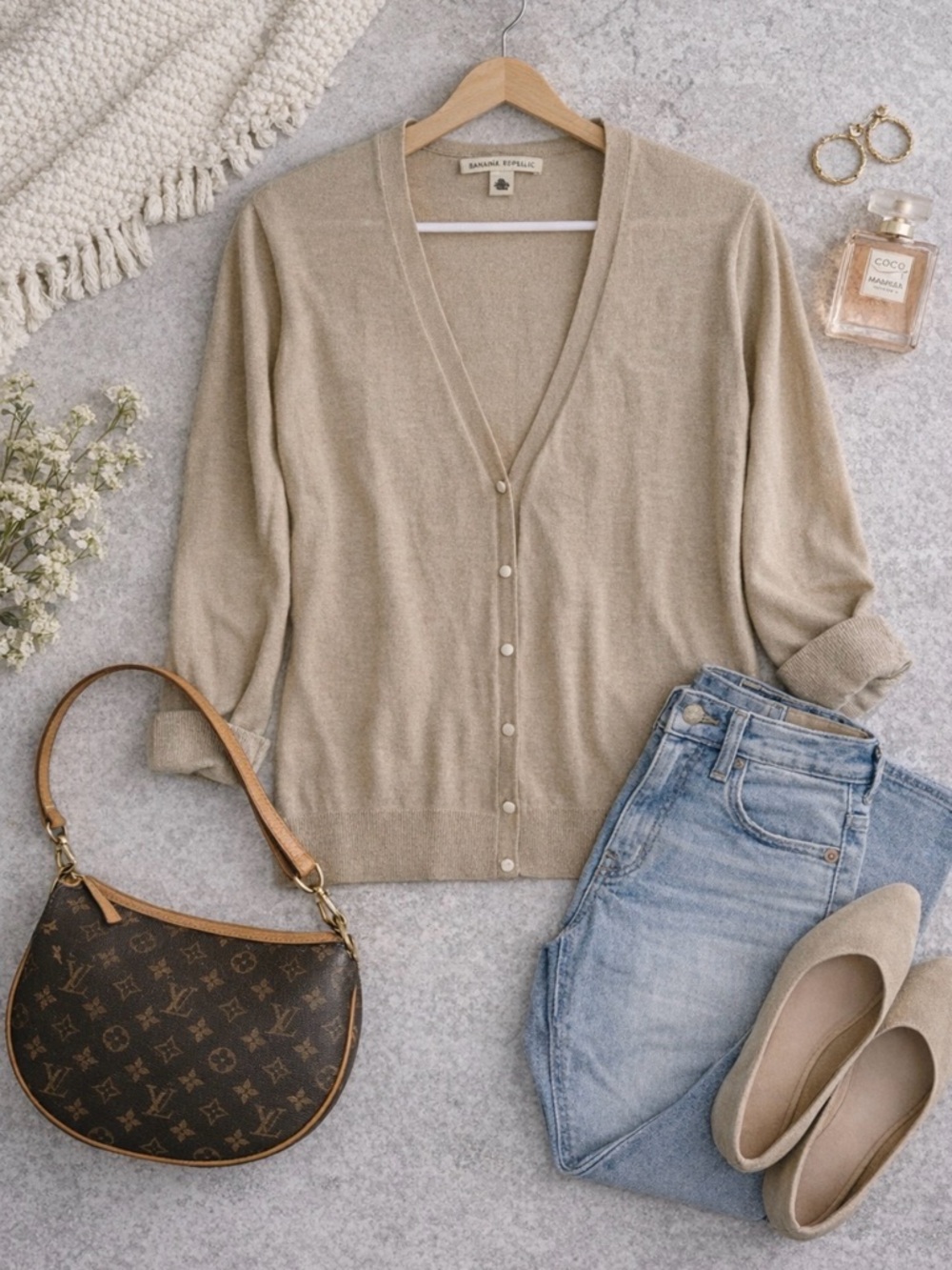 Banana Republic Beige V-Neck Button Cardigan